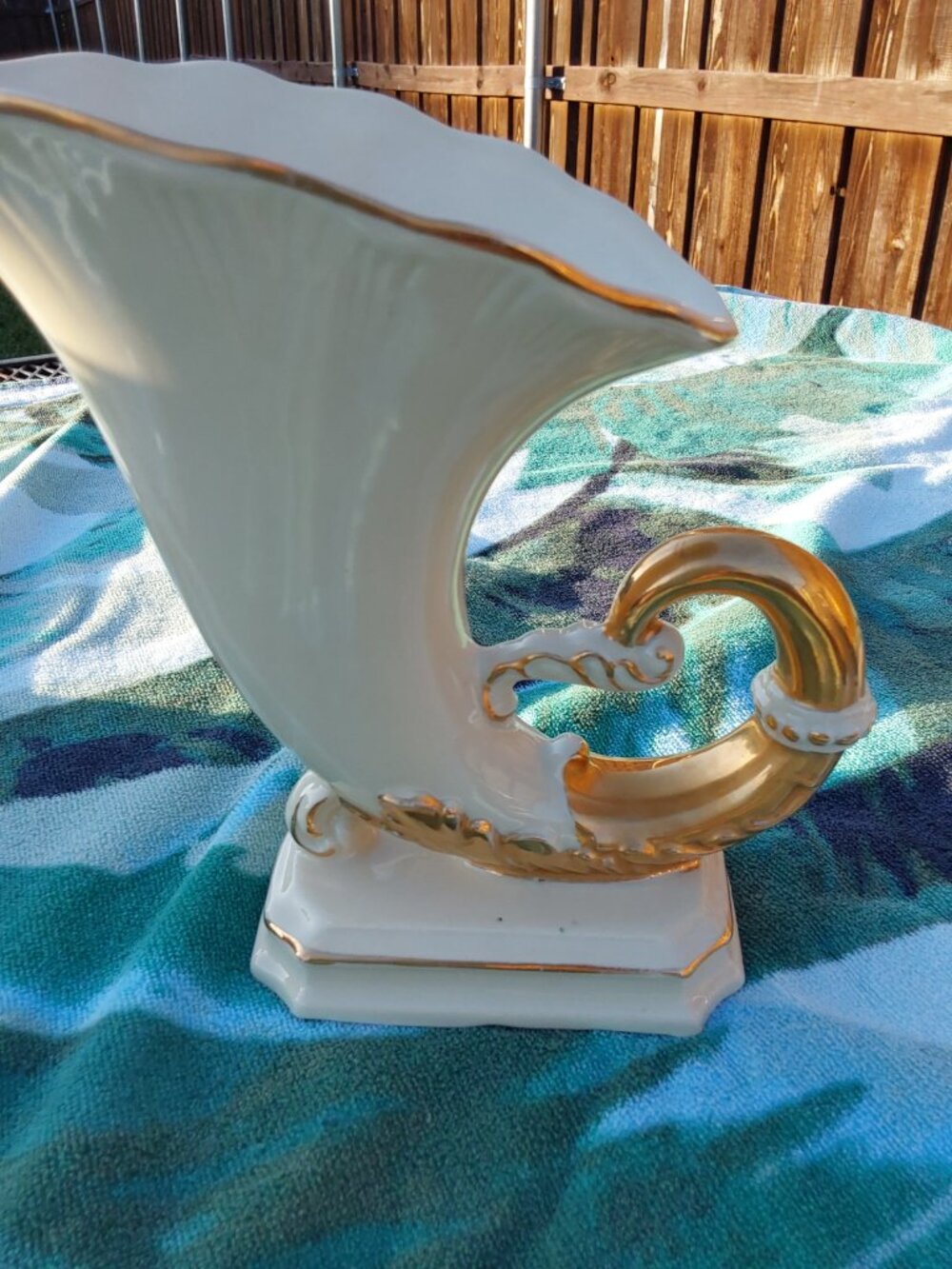 GORGEOUS VINTAGE HORN OF PLENTY WITH GOLD - Picture 14 of 15